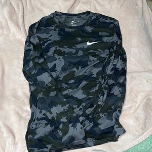 Men’s Long Sleeve Nike Tee